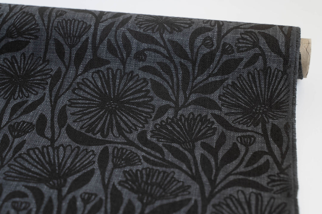 Native Daisy in Black on Granite Heavyweight