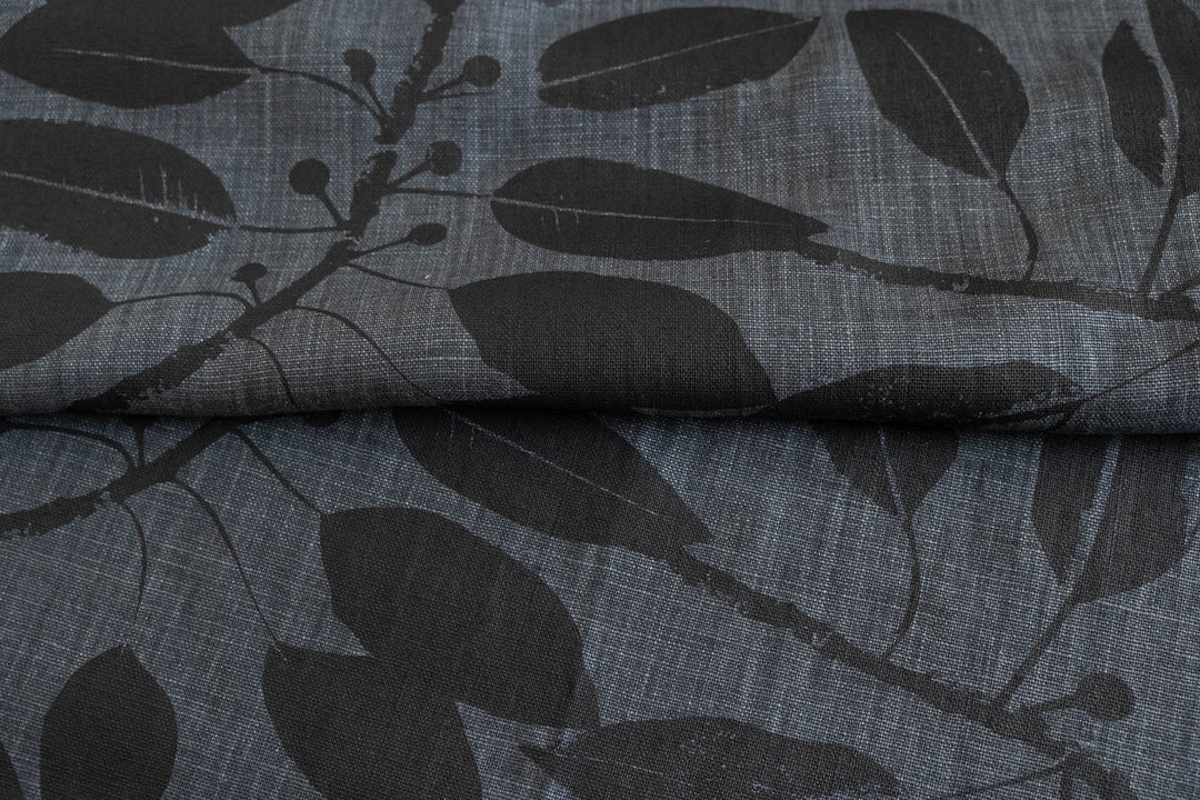 Moreton Bay Fig in Black on Granite Heavyweight
