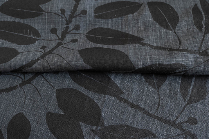 Moreton Bay Fig in Black on Granite Heavyweight
