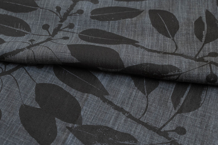 Moreton Bay Fig in Black on Granite Heavyweight