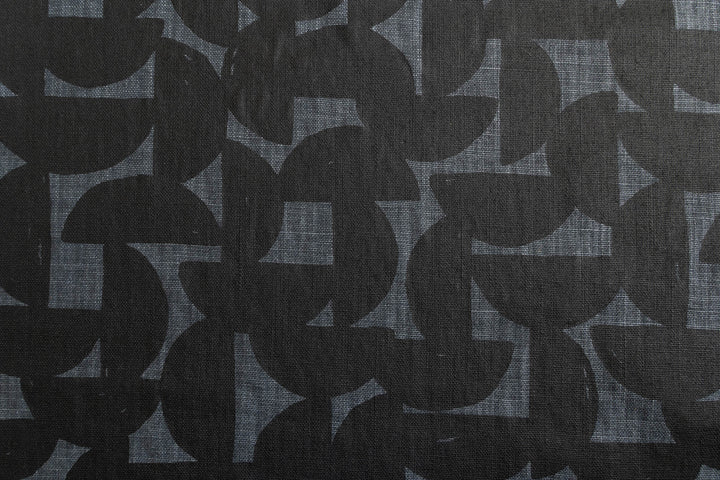 Stoneware in Black on Granite Heavyweight