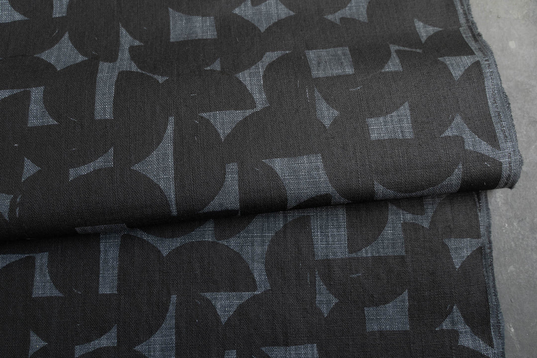 Stoneware in Black on Granite Heavyweight