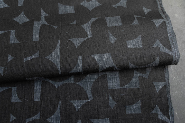 Stoneware in Black on Granite Heavyweight