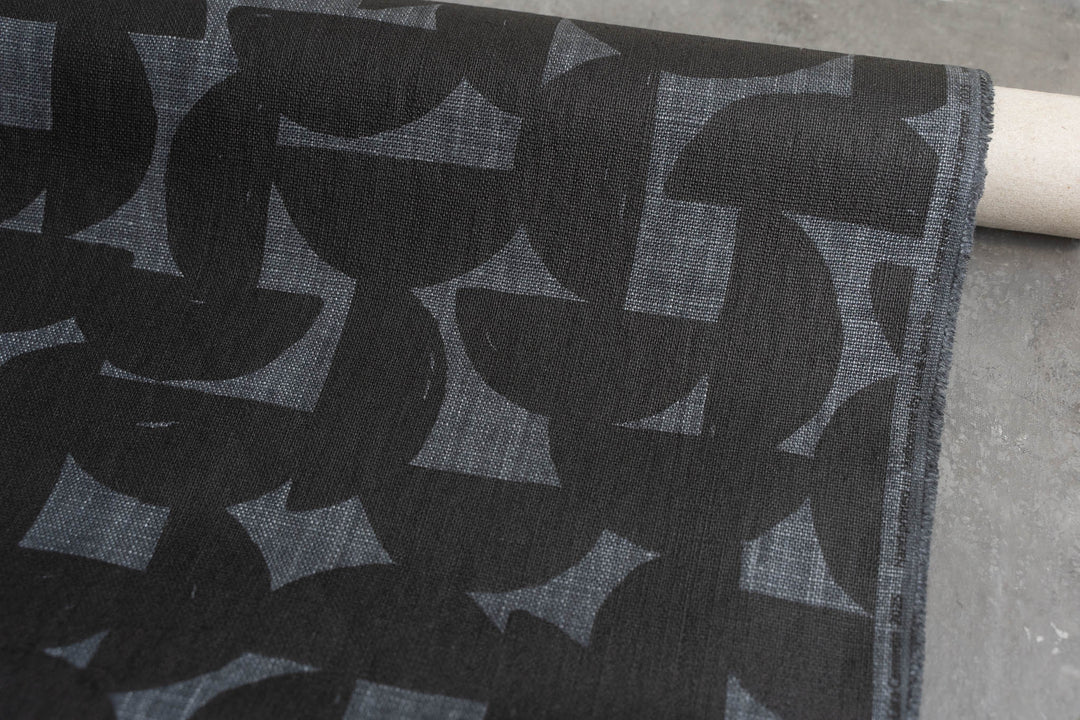 Stoneware in Black on Granite Heavyweight