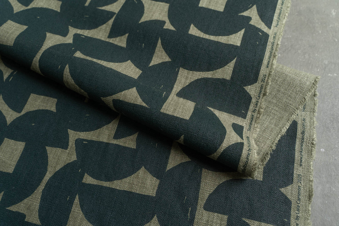Stoneware in Rainforest on Spinifex Heavyweight