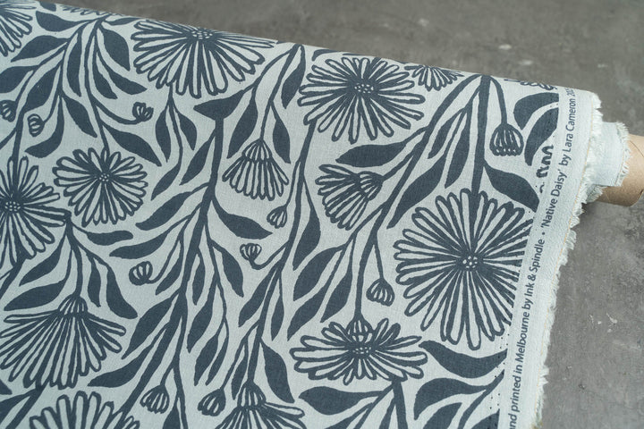 Native Daisy in Bluestone on Mint Midweight