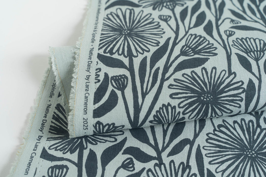 Native Daisy in Bluestone on Mint Midweight