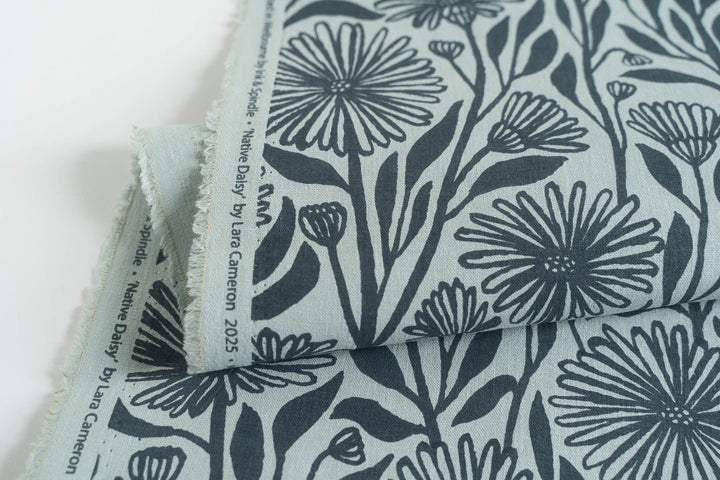 Native Daisy in Bluestone on Mint Midweight