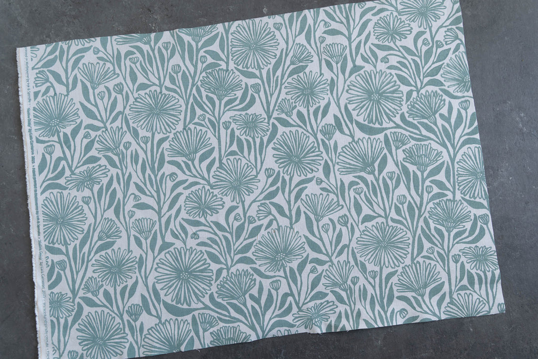 Remnant - Native Daisy in Stream on Cream